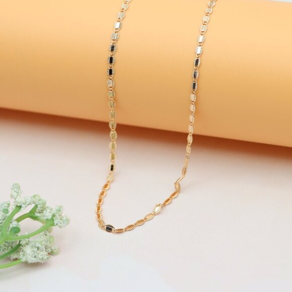 "Shimmer Oval Link Rose Gold Necklace Bold Yet Sleek, XPNL0142 - Picture 7 of 12